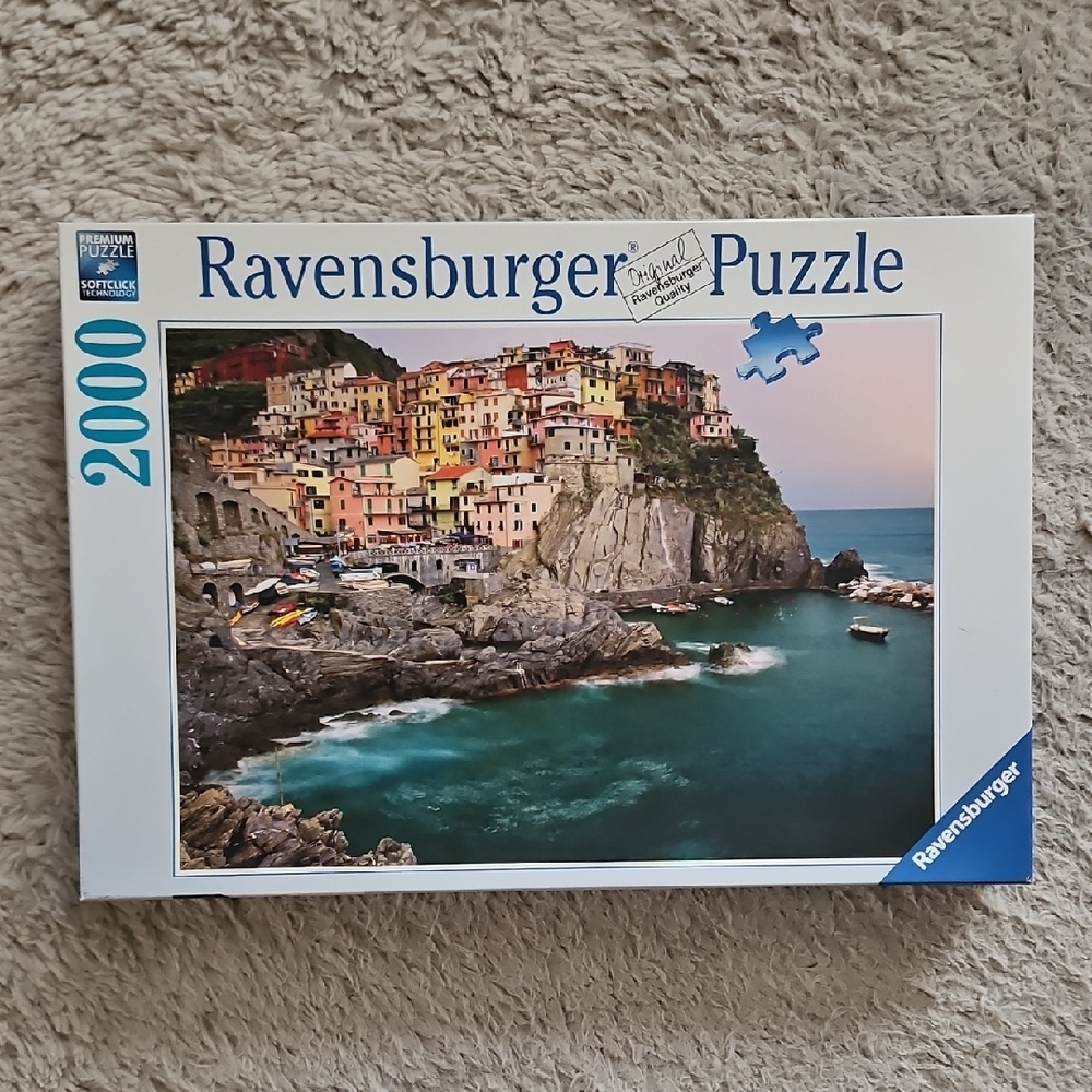 2000 Piece Ravensburger Colorful Coastal Village Puzzle